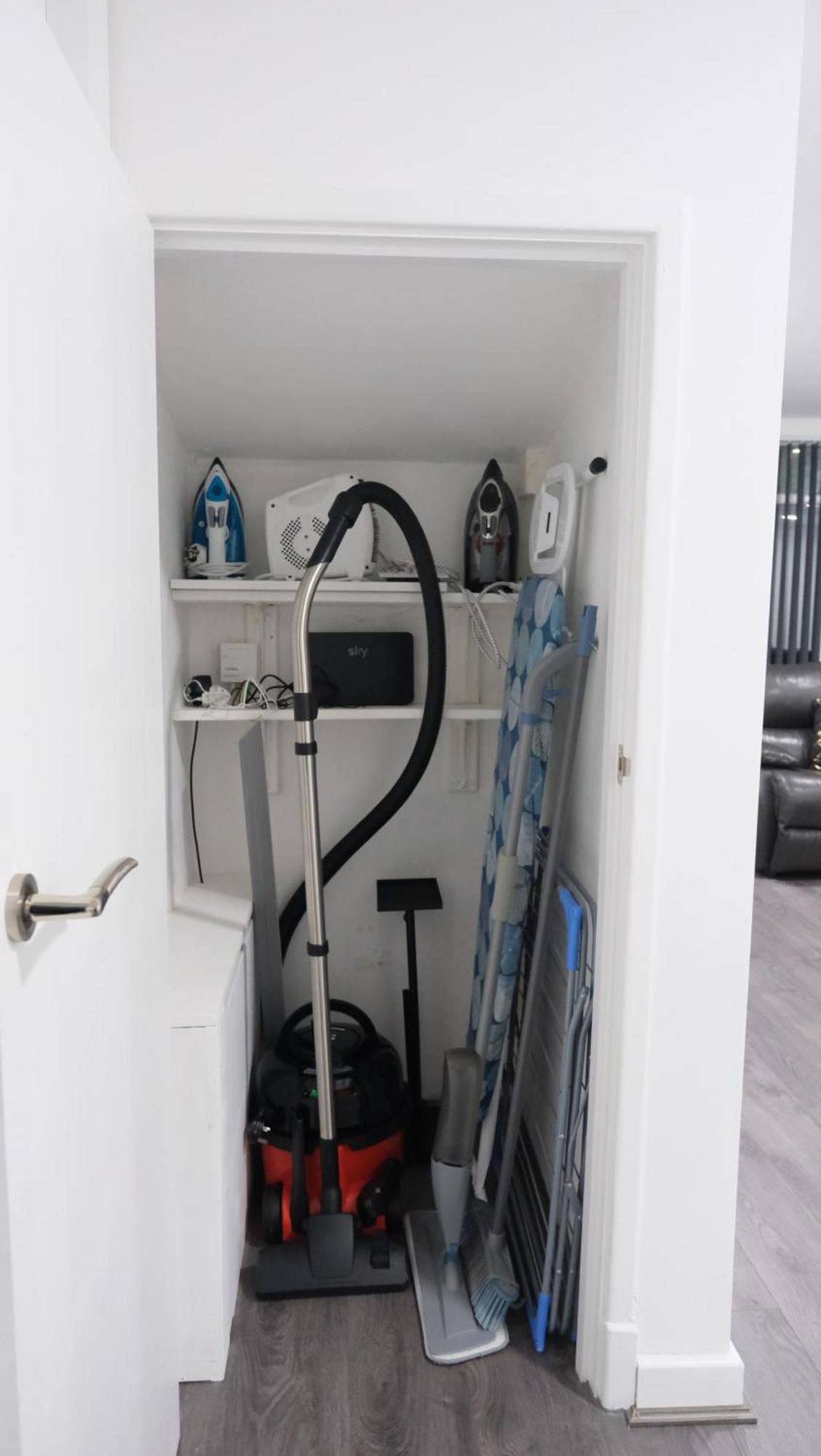 Casa de Férias Etihcity - 3 Bedroom Semi - Free Parking Near Etihad Stadium, Tourist Attractions, Centre, Transport And Motorway Links Next To Mcdonald's - Sky N Netflix Manchester