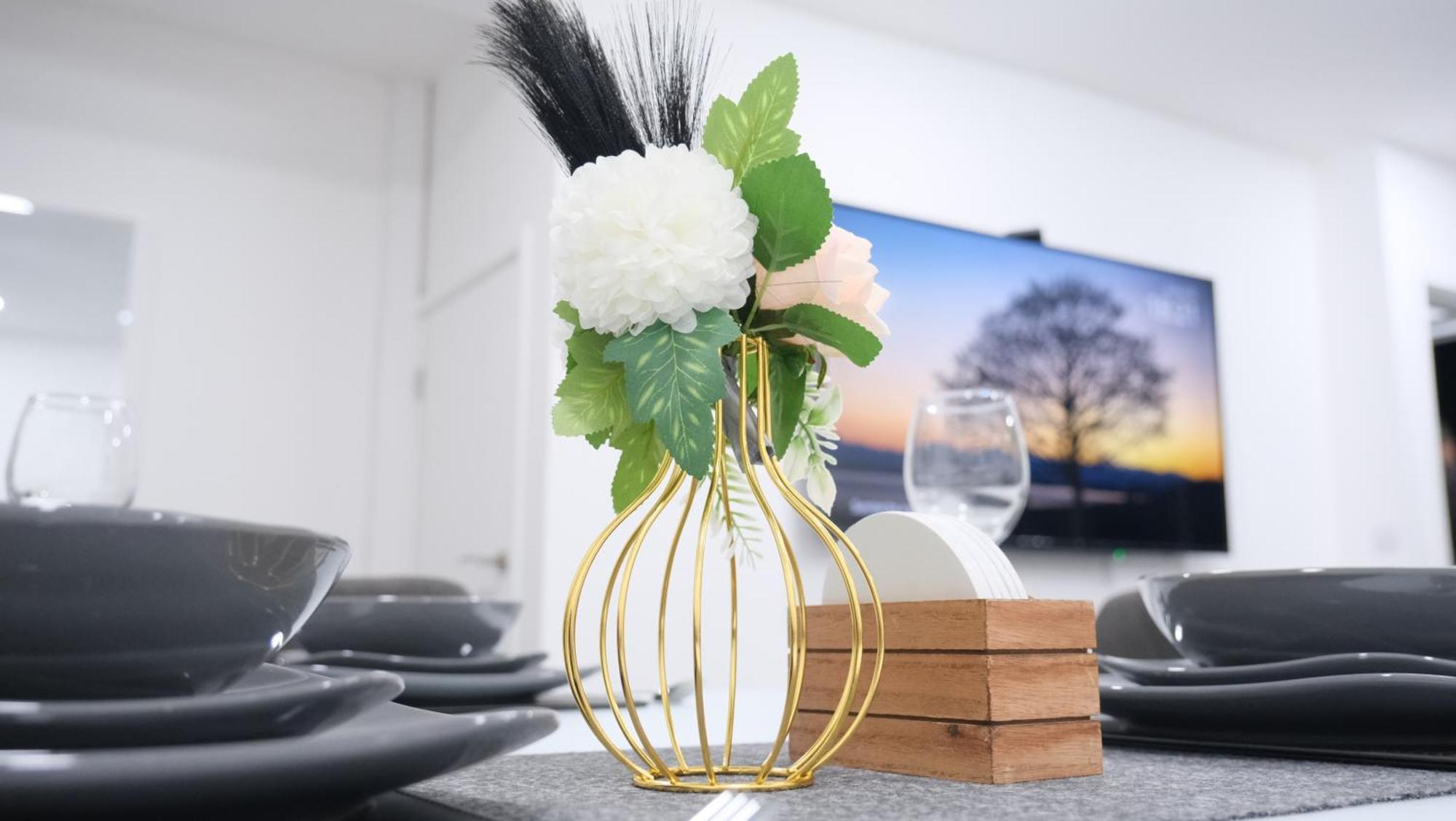 Casa de Férias Etihcity - 3 Bedroom Semi - Free Parking Near Etihad Stadium, Tourist Attractions, Centre, Transport And Motorway Links Next To Mcdonald's - Sky N Netflix Manchester