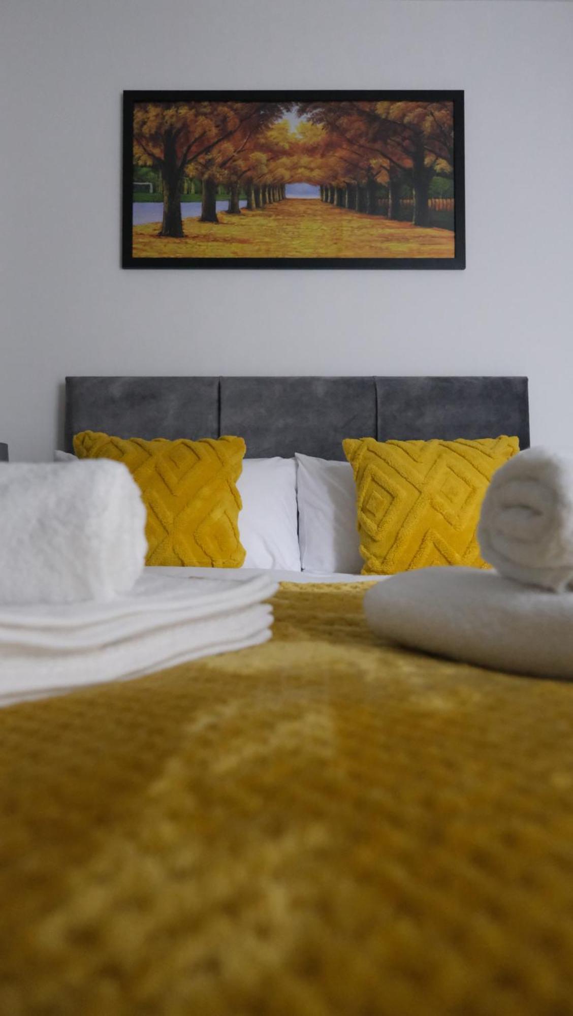 Casa de Férias Etihcity - 3 Bedroom Semi - Free Parking Near Etihad Stadium, Tourist Attractions, Centre, Transport And Motorway Links Next To Mcdonald's - Sky N Netflix Manchester