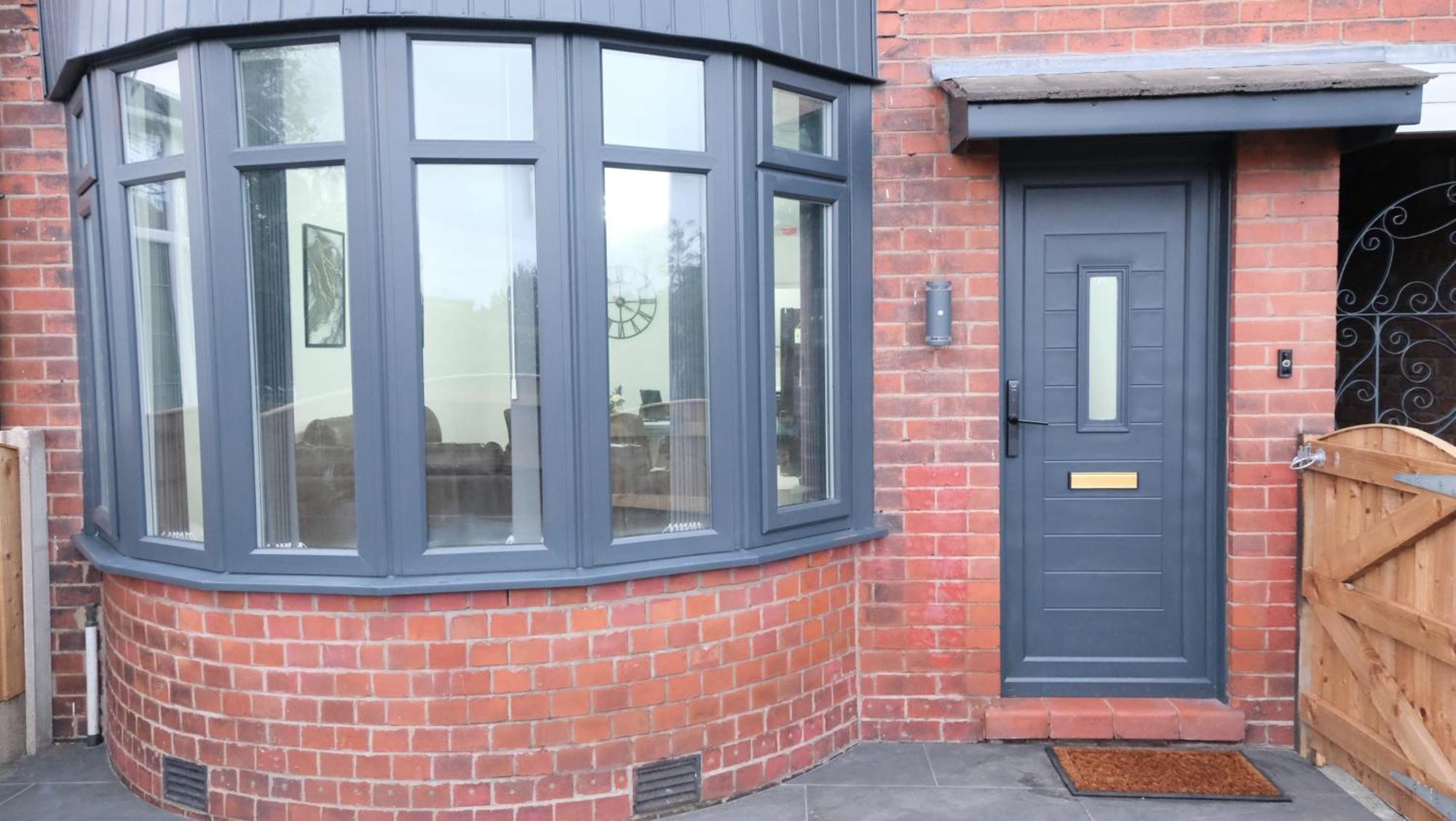 Etihcity - 3 Bedroom Semi - Free Parking Near Etihad Stadium, Tourist Attractions, Centre, Transport And Motorway Links Next To Mcdonald's - Sky N Netflix Casa de Férias
